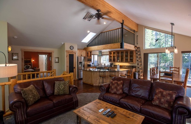 8 Mt Rose | 3 BR / 2.5 BA, Sleeps 8