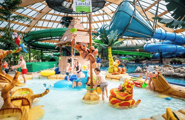 Bungalow 8 personnes dans le village de vacances Landal De Lommerbergen