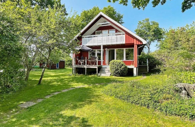 8 person holiday home in BRäNNö-By Traum