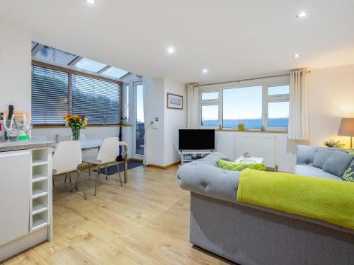 8 Vista Apartments