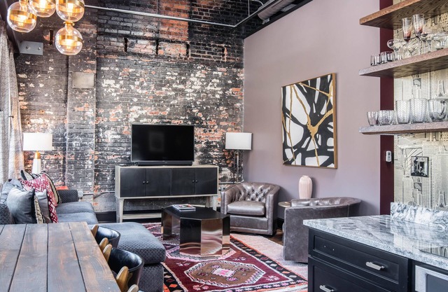 80 LEX: APPARTEMENT 201: HÉBERGEMENT EXQUIS