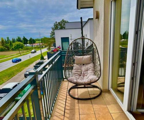 80 m2 Rooftop Apartment with Balcony & Free Parking