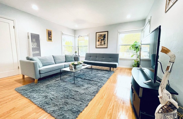 804 SanMateo Comfortable 2BR Home/WiFI & Free Parking