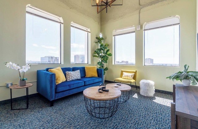 808 · Stunning Sunset Views in a Hi-Rise | Walk to DTSA