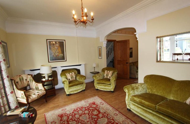 81 Eastgate