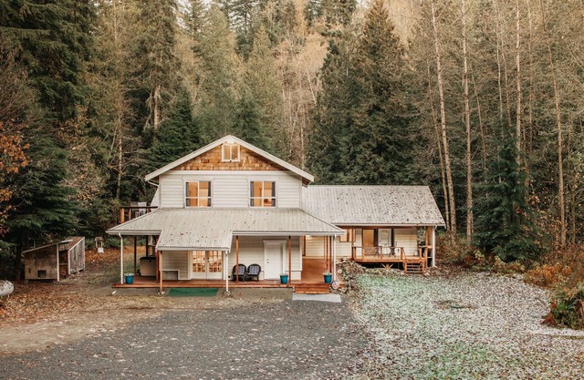 86MF - WiFi - Hot Tub - BBQ