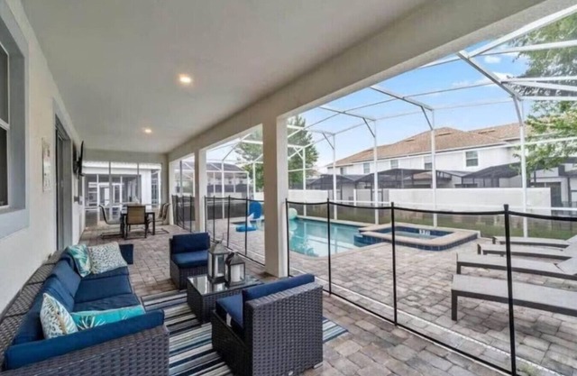 8BR Disney Villa with Pool