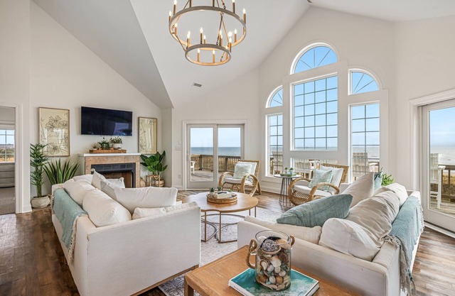 8BR Oceanfront in OBX w/ Heated Pool & Hot Tub!