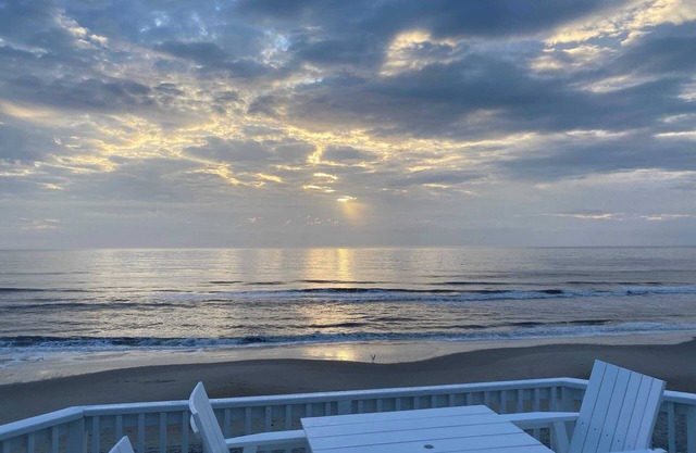 Endless Views Ocean Front 8 BR Private Beach Access Pool Theater