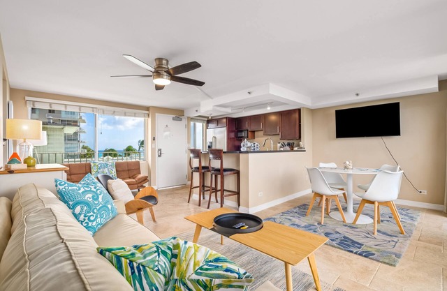 New 1 Bedroom with Great Views, Kitchen & Den