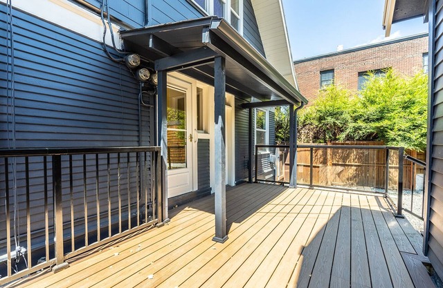 9-Bed Capitol Hill Oasis w/King beds & Pool Table