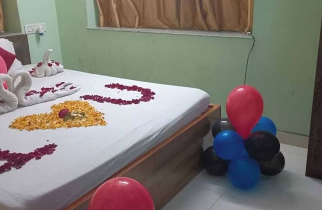 9-bedroom building in fabulous Kolkata with WiFi, fitness room, AC
