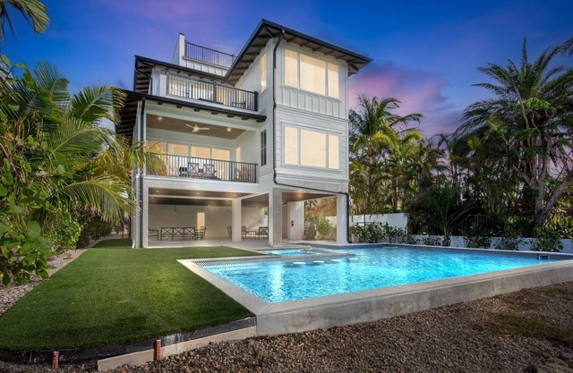 9-Bedroom Waterfront Getaway, Steps from Lido Key Beach and St. Armands Circle!