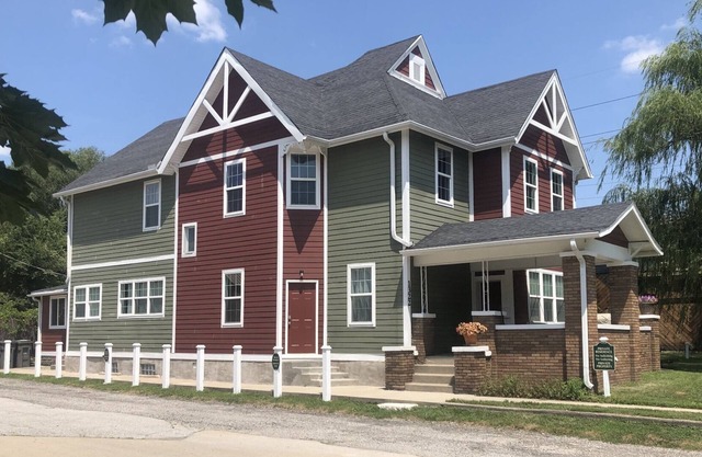9 chambres 3 salle de bain complète avec buanderie au centre-ville d'Indianapolis! 20+ personnes