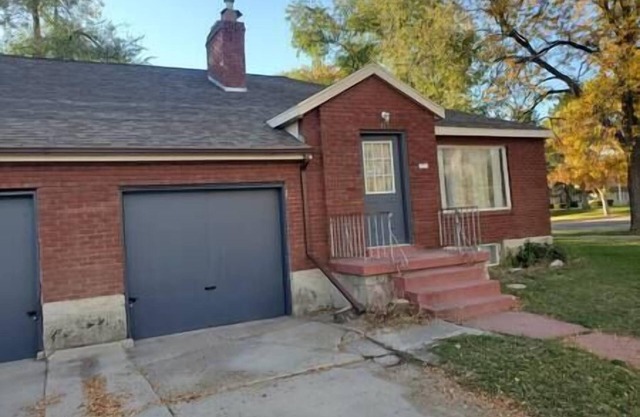 Timeless & Private Bungalow Family Sized in Beautiful Rose Park