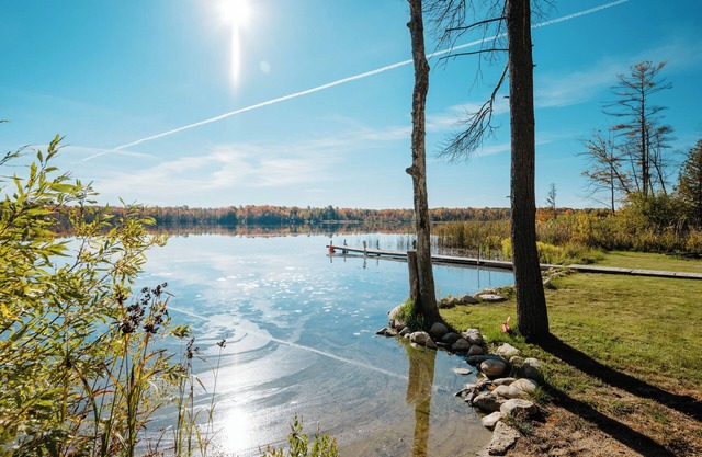6 Bedroom Waterfront Home, Hot Tub, and Swimming at Wildwood Lakehouse!