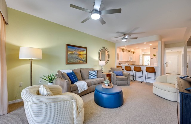 9 Mi to Beach: Naples Golf Getaway w/ Pool Access!