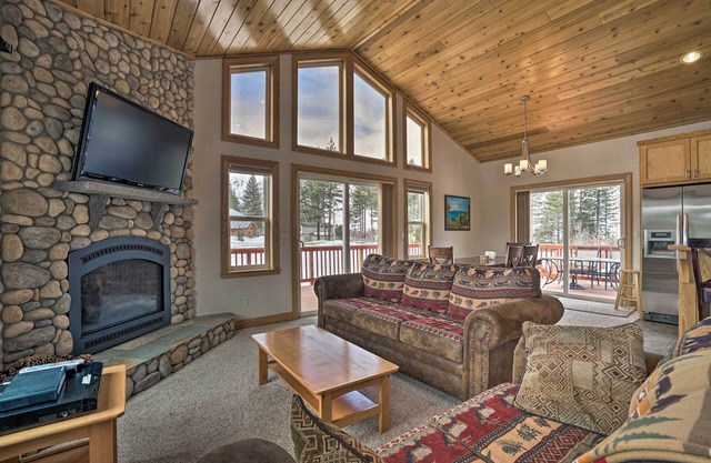 NOUVEAU! South Lake Tahoe Home, à 9 km de Heavenly Mtn!