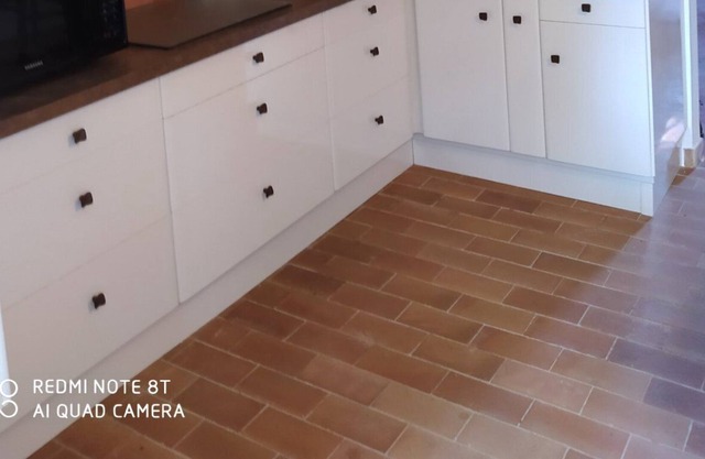 Maison de village de 90m2 avec terrasse ombragée entièrement rénovée avec soin.