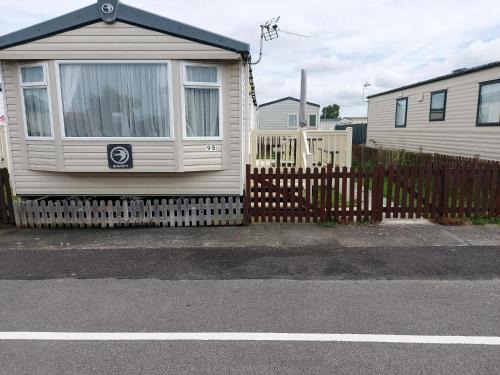 95 Holiday Resort Unity 6 berth Passes Optional No Pets