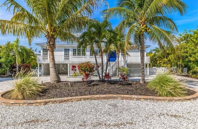 9871 Gasparilla - 4 bedroom - Dog Friendly, Pool Home!