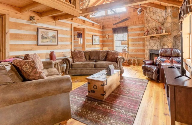 April on Sale +Small Pets+HotTub+UPDATED BATH+LogCabin-Hoots