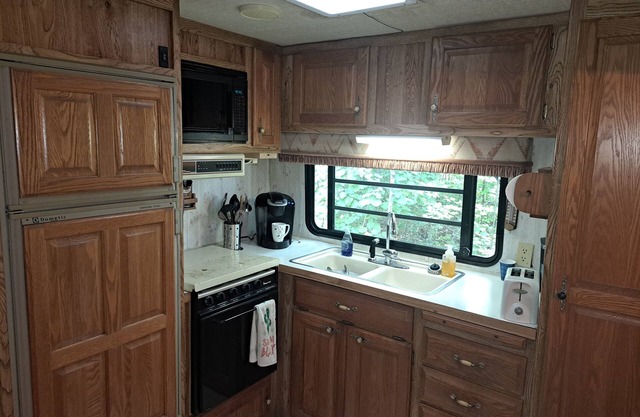 99 NuWa 5th wheel offers a quiet relaxing getaway for yourself or has room for 4