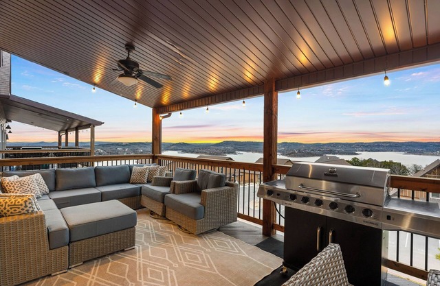 Southern Exposure - Lake View - Hot Tub