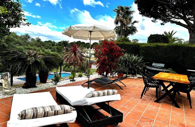 Une belle villa privée, de luxe, orientée sud dans un superbe emplacement!