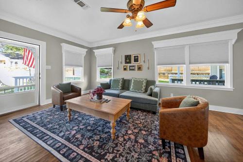 A 1921 Craftsman With Charm!