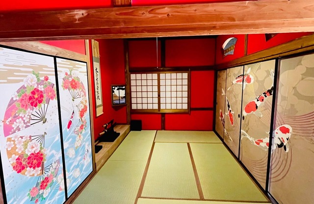 A 1minute walk to the port next to the entrance / Karatsu Saga
