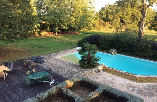 Un gîte de 2 chambres avec piscine sur les rives de la Dordogne, Bergerac