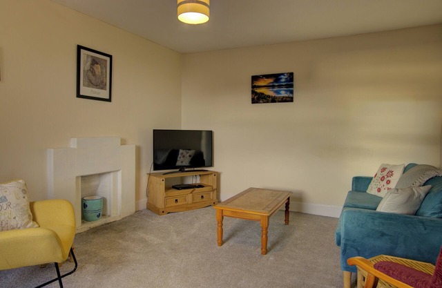 A 2-bedroom cottage overlooking the Helmsdale harbour.