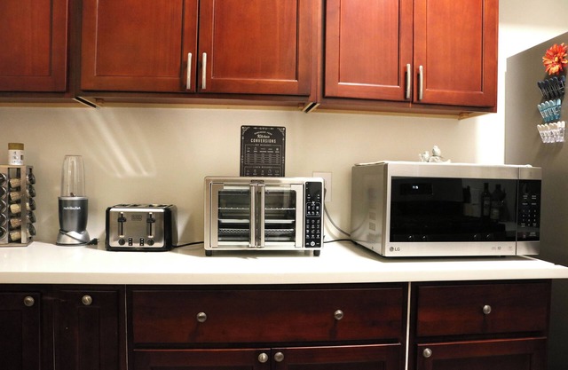 A beautiful 4-bedroom shared home with FastWiFi/Cafe