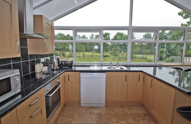 2 bedroom accommodation in Peterston-Super-Ely, Cardiff