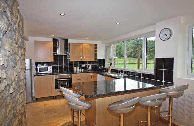 2 bedroom accommodation in Peterston-Super-Ely, Cardiff