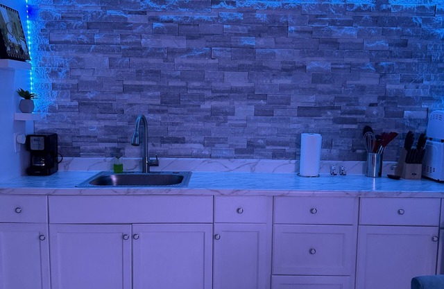 A Beautiful - Cozy Studio by the Warm Mineral Springs Florida.