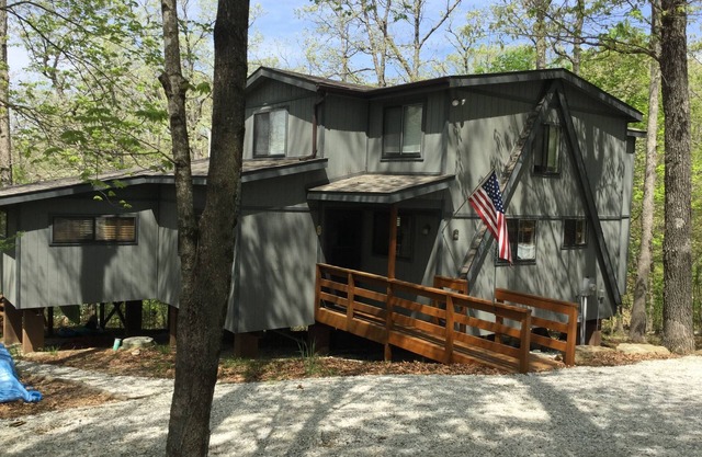 Réservez dès maintenant les plaisirs d'été dans ce magnifique chalet personnalisé pour les grands rassemblements et