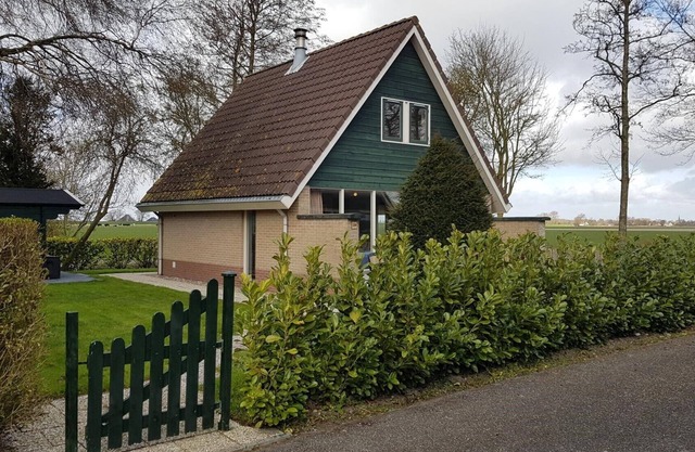 Une belle maison avec une vue incroyable sur un terrain d'angle
