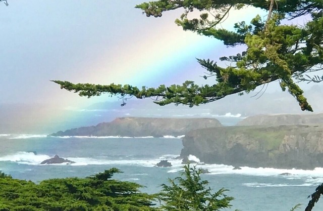 Une belle propriété avec vue sur l'océan dans une communauté fermée sur la côte Pacifique.