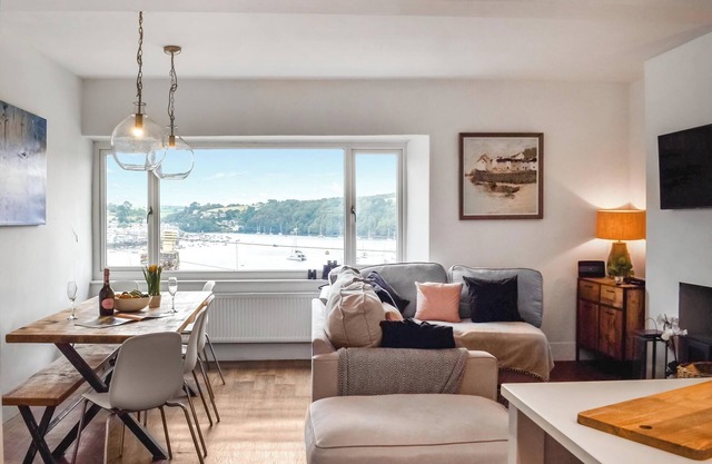 A beautiful period townhouse, just a short walk from Polruan harbour.