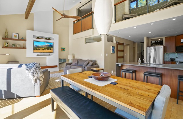 A/C, Luxury Condo, High-Speed Internet!