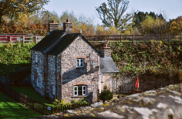 Un chalet au bord du canal, à Goytre Wharf sur le canal Monmouthshire & Brecon