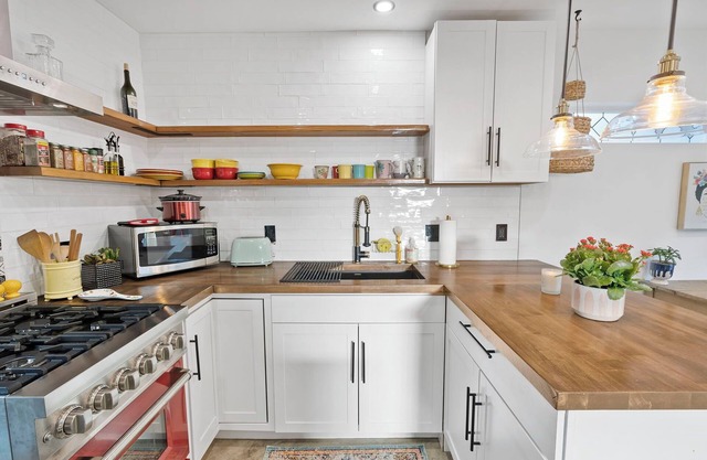 A Charming detached guesthouse with everything