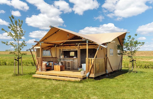 A charming glamping gite with a change of scenery!