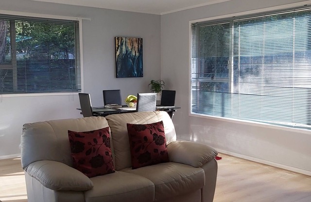 A charming house near by beaches in Auckland for a relaxing getaway