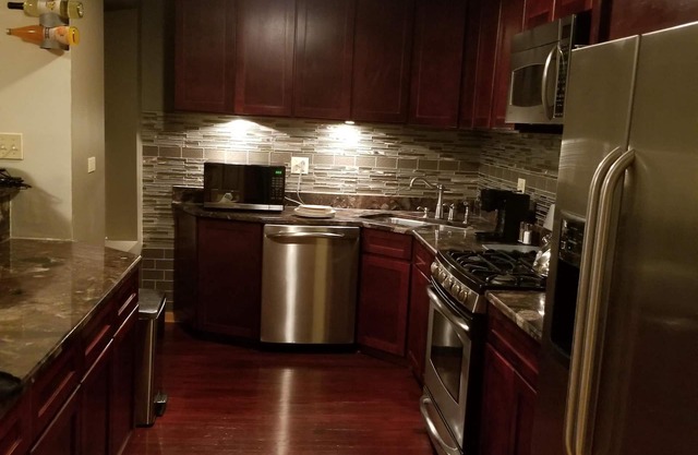 Un charmant spacieux condo Paxton propre 2000 sq. Ft.