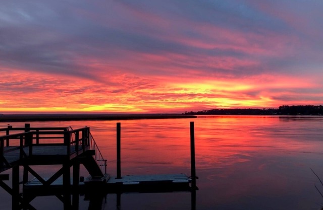 Direct Waterfront avec Dock! Sunset Cottage à Colonels Island près de Savannah