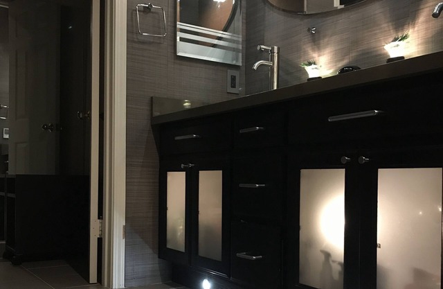 A Cool Stay 6 Beds & 2 sofa sleepers - upper level + Spa Jacuzzi
