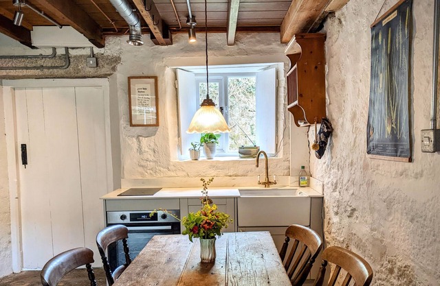 A cosy cottage in the heart of North Helford